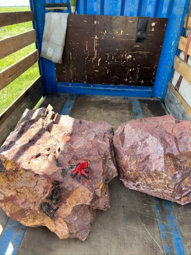 Ландшафтные глыбы красно-фиолетовые 200-1000 килограмм купить в Советском