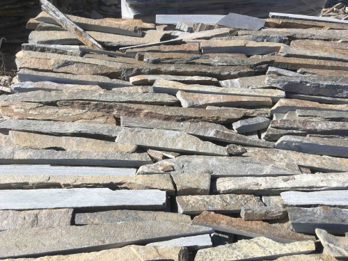 Горбушка златолит мультиколор для облицовки купить в Советском