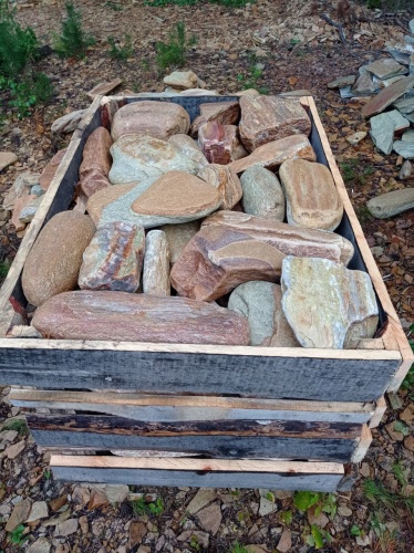 Златолит жёлтый, жёлто-зелёный глыбки и валуны для ланшафтного дизайна купить в Советском