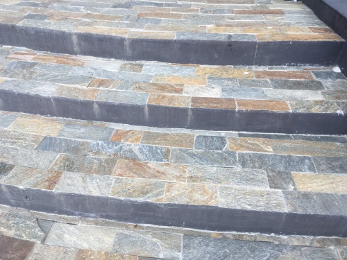 Плитка из Златолита Уральского для лестницы купить в Советском