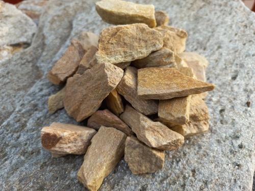 Златолит жёлтый декоративная каменная крошка купить в Советском