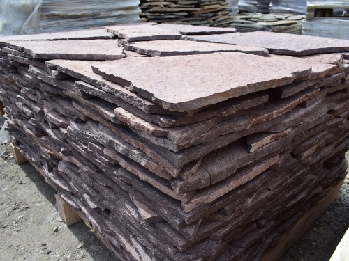 Плитняк лемезит бордовый для облицовки цоколя 20-25 мм  купить в Советском