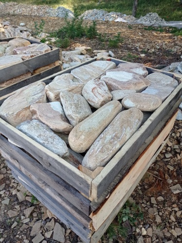 Златолит жёлтый, жёлто-зелёный глыбки и валуны для ланшафтного дизайна купить в Советском