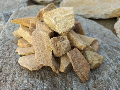 Златолит жёлтый декоративная каменная крошка купить в Советском