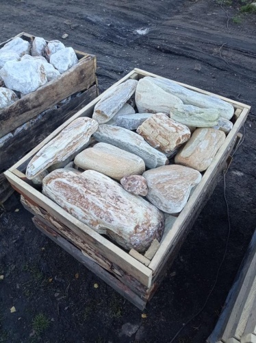 Златолит жёлтый, жёлто-зелёный глыбки и валуны для ланшафтного дизайна купить в Советском