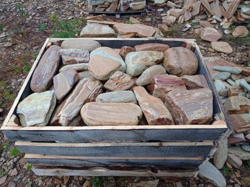 Златолит жёлтый, жёлто-зелёный глыбки и валуны для ланшафтного дизайна купить в Советском