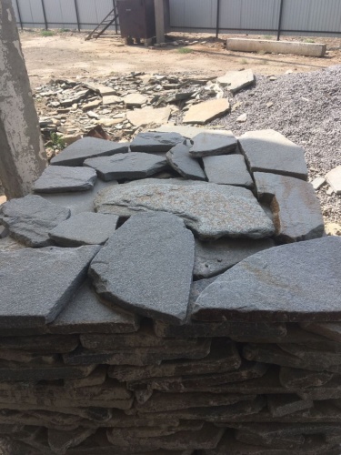 Златолит серебристый галтованный для лестниц купить в Советском