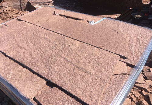 Плитняк лемезит бордовый для ступеней 20-25 мм купить в Советском